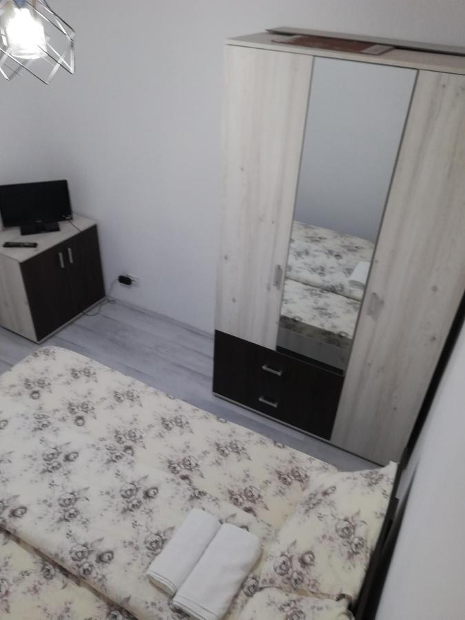Apartamento Apartament Brezoi Exterior foto